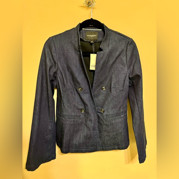 Banana Republic stylish and classy dark blue denim jacket - Picture 2 of 4